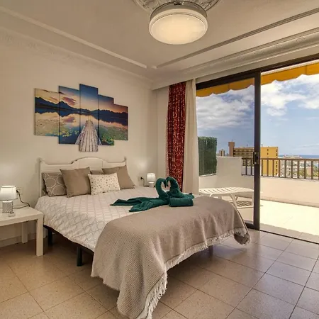 Penthouse With Magnificent Ocean Views, Jacuzzi, Pool, Nearby Beach In Tenerife South Playa Feñabe