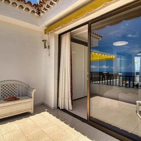 Daire Penthouse With Magnificent Ocean Views, Jacuzzi, Pool, Nearby Beach In Tenerife South Playa Feñabe